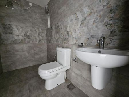 Bathroom - Brand new 1539 sq ft, converted from a 3 Bedroomed Apartment for sale at The Cornwall Residences Colombo-3