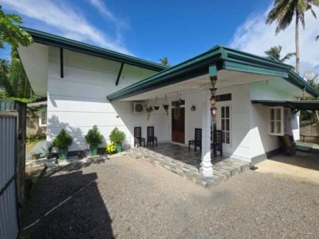 Living Room - Complete House for Sale in Minuwangoda.