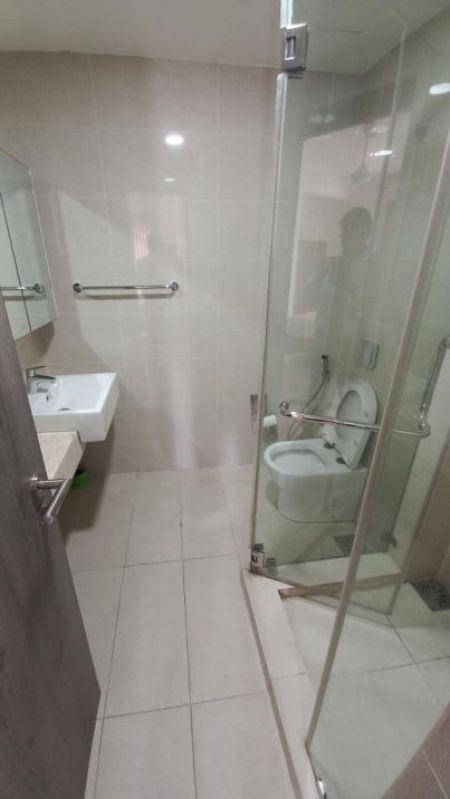 Bathroom - Capital Trust Fortress/03beds/short term/furnished/for rent in Rajagiriya 