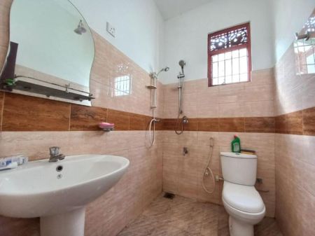 Bathroom - 10 Perch House for SALE in Malabe - Code HJ003