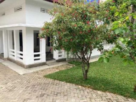 Living Room - RENT | 4 Bedroom House | Colombo 7