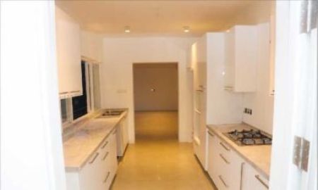 Kitchen - RENT | 4 Bedroom House | Battaramulla