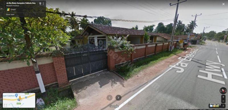  Land with house for sale/rent