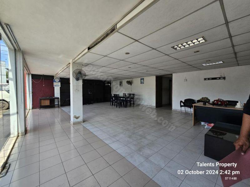  Commercial for sale/rent