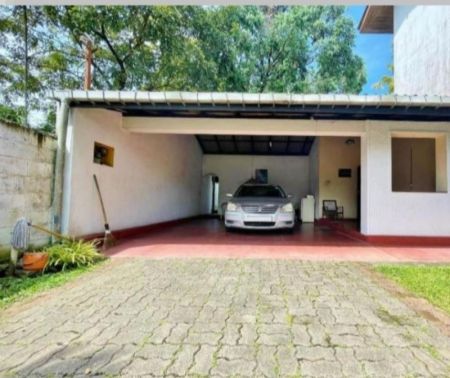 Living Room - House for Sale in Pelawatta – Battaramulla | 4 BR – 14.48 Perches | LKR 62 Million - KO-483