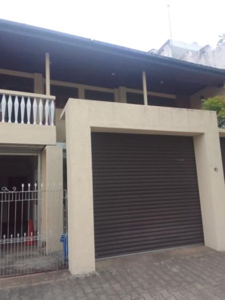 Living Room - House For Rent In Colombo 3 (file No 851a) Facing Main Road 