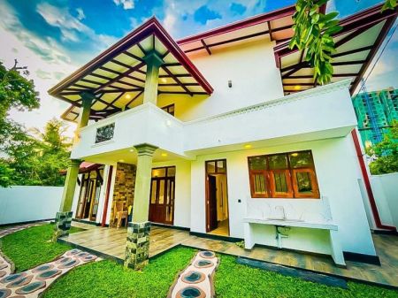 Living Room - (PR976) 5 Bedroom house for sale in Battaramulla for Rs. 54 million (negotiable)