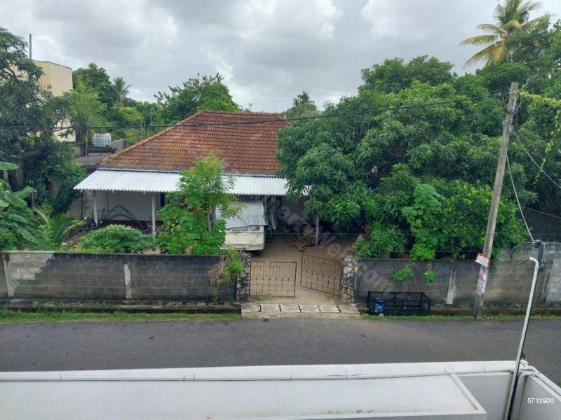  Land with house for sale/rent