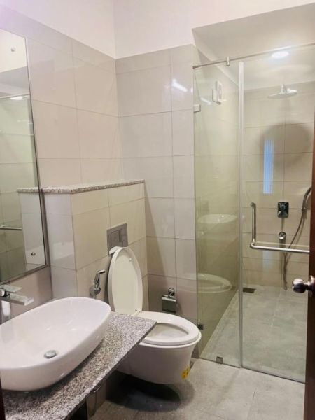 Bathroom - Iconic Galaxy Apartment for Sale in Rajagiriya - EA458