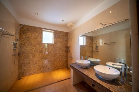 Bathroom - House For Sale In Boralesgamuwa ( File Number 353b/1 )