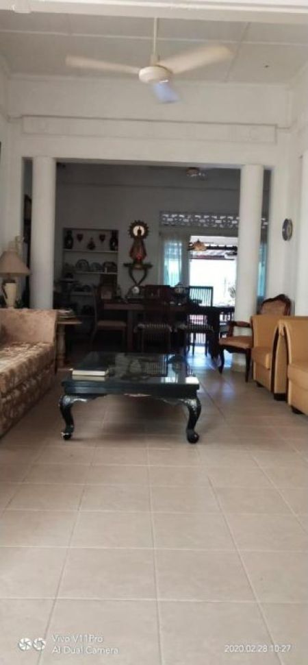 Living Room - House for sale in Bauddhaloka Mawatha close to Cotta road Colombo 8!