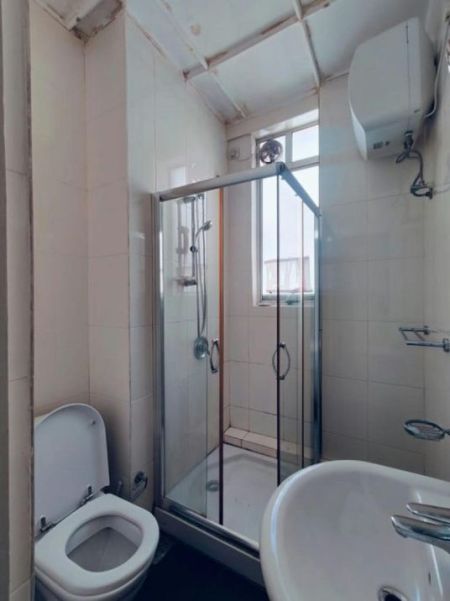 Bathroom - Queen's Court - 03 Bedroom Semi Furnished Apartment for Rent in Colombo 03 (A1593)