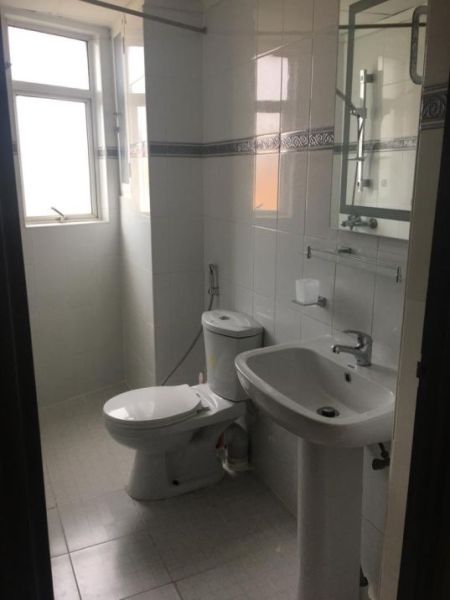 Bathroom - 2 Bedroom apartment for sale in Colombo 5 for Rs. 49 million