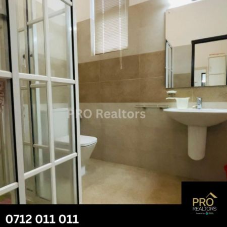 Bathroom - Luxury 03 Bedrooms House for Sale in Boralasgamuwa