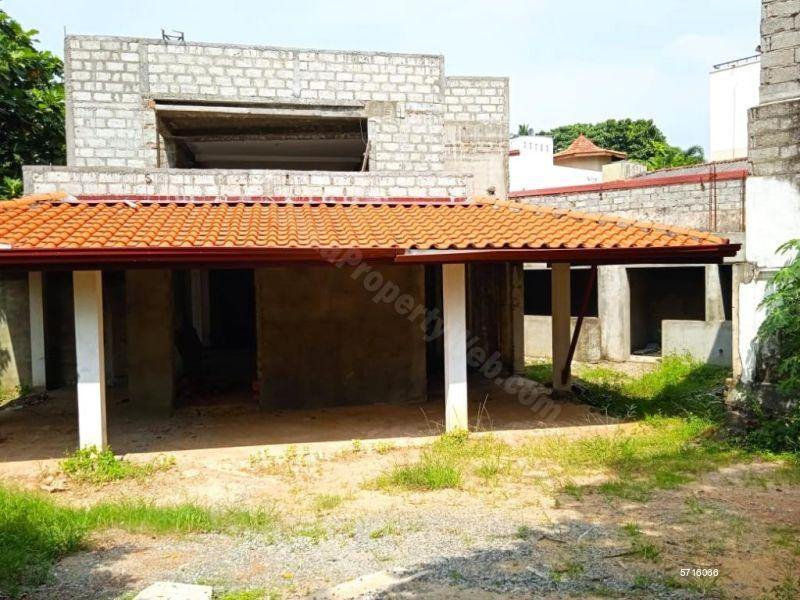  Land with house for sale/rent