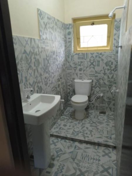 Bathroom - Fully frustrated 6 Bedroom house for sale in Colombo 4 for Rs. 200 million