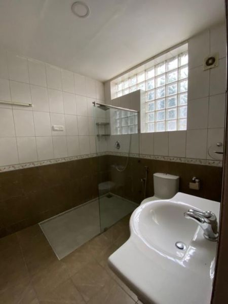 Bathroom - (HL40045)  Furnished House for Rent in Colombo 05