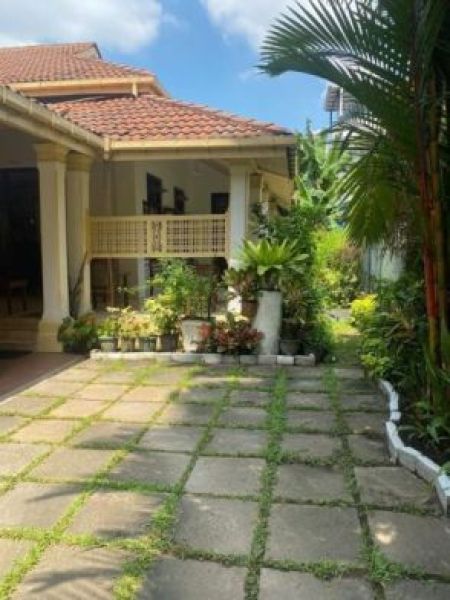 Living Room - Colonial Type House / Walawwa for SALE at Rajagiriya