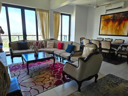 Living Room - Spacious Duplex Apartment for Rent in Park Heights, Colombo 5!