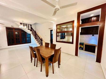 Dining room - 8 Bedroom House for Rent at Edmonton Road, Colombo 5