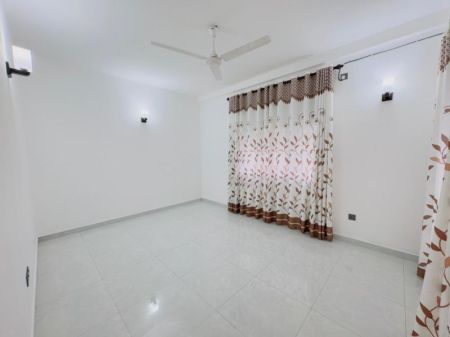 Bedroom - (DH417) 5 Bedroom house for sale in Kottawa for Rs. 52.50 million (negotiable)