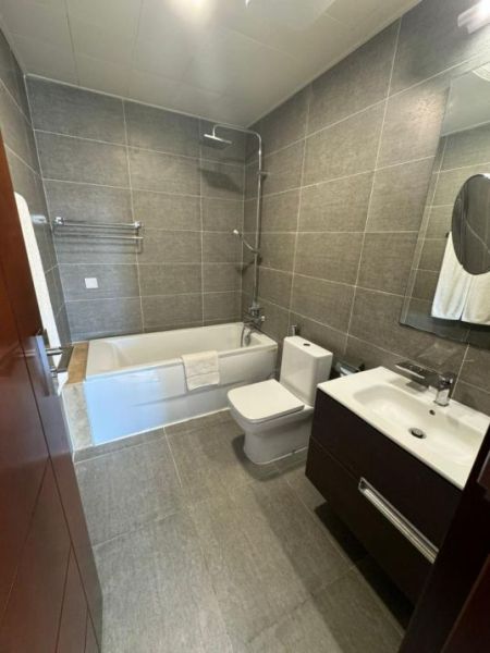 Bathroom - 2 Bedroom Apartment for Sale in Astoria, S1667