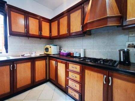 Kitchen - House for Rent in Colombo 05