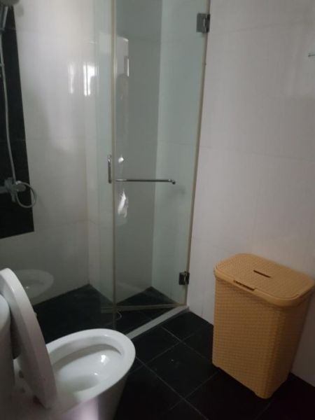 Bathroom - The Cornish 3 Bedroom apartment for rent in Colombo 3 for Rs. 3.50 lakhs (Per Month negotiable)