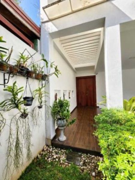 Living Room - House for sale in Nugegoda 