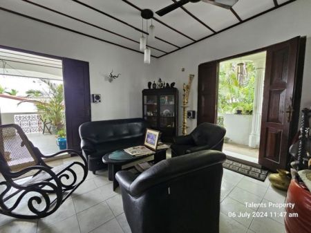 Living Room - House for Sale in Heenatikumbura Road – Battaramulla | LKR 35 Million | KO-670