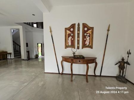 Dining room - Uniquely Designed Beautiful House for Sale in Malabe - LKR 90 Million | KO-685