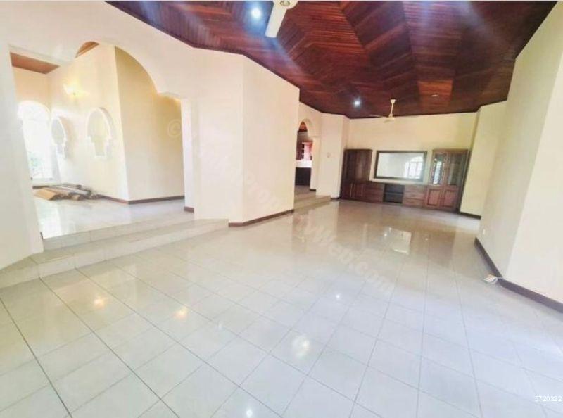 Nawala House for sale/rent