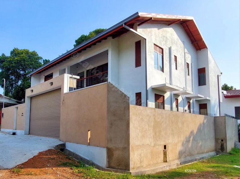 Battaramulla House for sale/rent