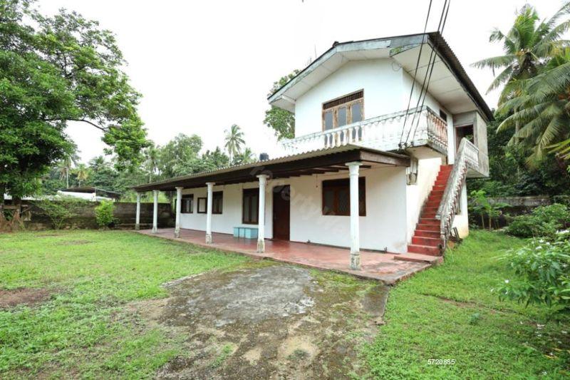 Athurugiriya Land with house for sale/rent