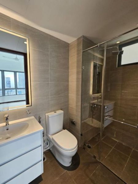 Bathroom - Tri-Zen - 02 Bedroom Unfurnished Apartment for Sale in Colombo 02 (A989)