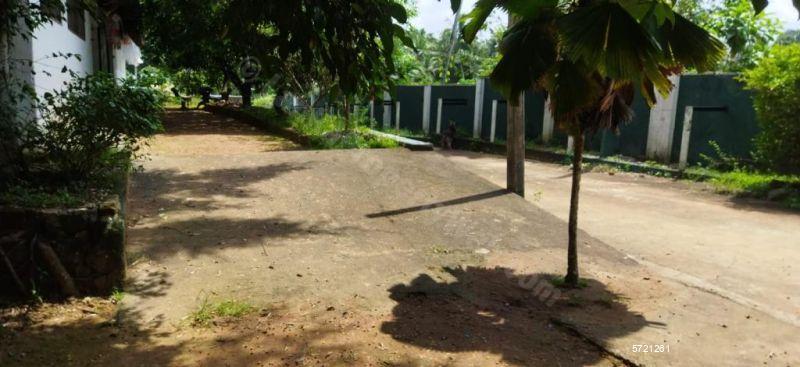 Homagama Land with house for sale/rent