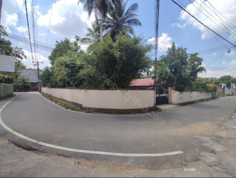 Malabe Land with house for sale/rent