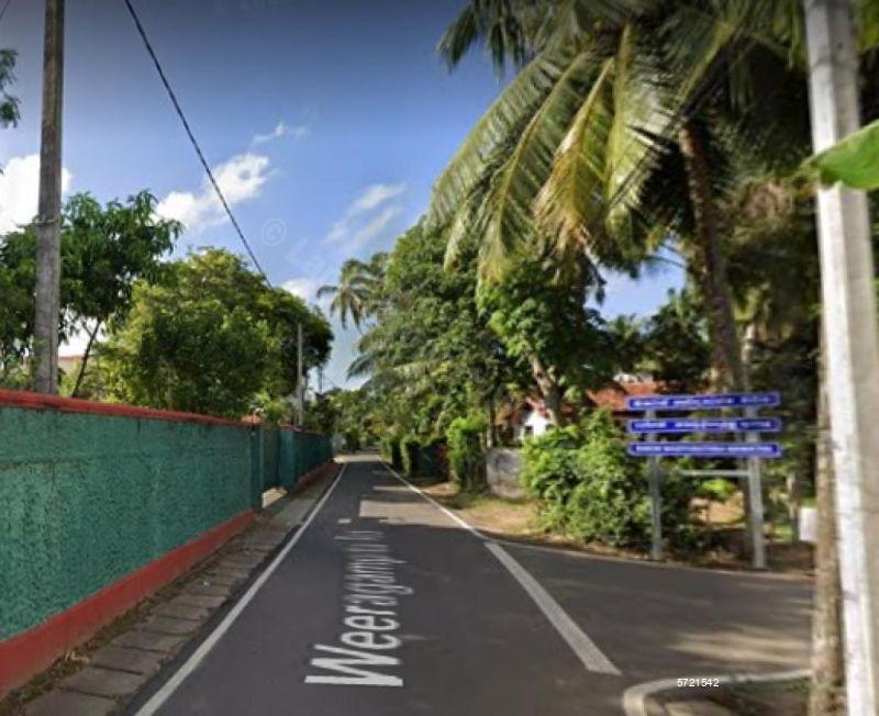 Matara Land with house for sale/rent