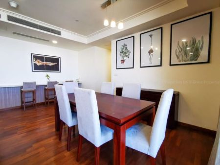 Dining room - Closed Kitchen 3 Bedroom apartment for rent in Colombo 3