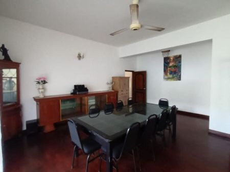 Dining room - Luxury house for rent in Elibank Road, Colombo 5 with swimming pool 