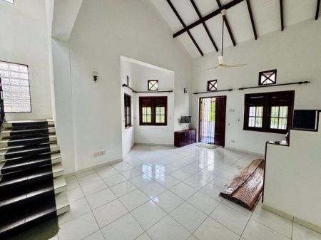 Living Room - (SE1273) 4 Bedroom house for sale in Thalawathugoda for Rs. 75 million (negotiable)