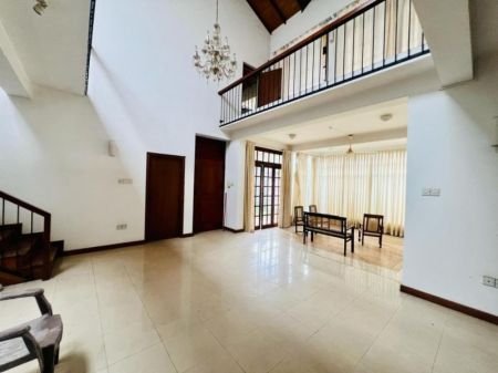 Living Room - (SE1051) 5 Bedroom house for sale in Thalawathugoda for Rs. 70 million (negotiable)