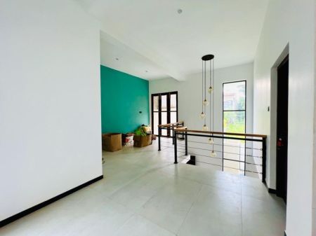 Living Room - (SE652) 6 Bedroom house for sale in Thalawathugoda for Rs. 75 million (negotiable)