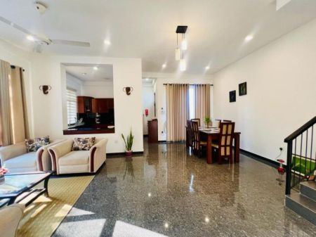 Living Room - (SE1042) 4 Bedroom house for sale in Thalawathugoda for Rs. 68 million (negotiable)