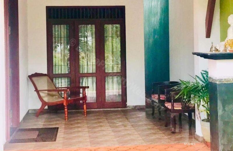 Athurugiriya House for sale/rent