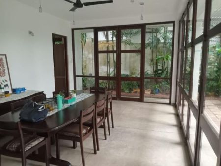 Dining room - Spacious 4 Bedroom en-suite House/ Villa for Sale Colombo 5