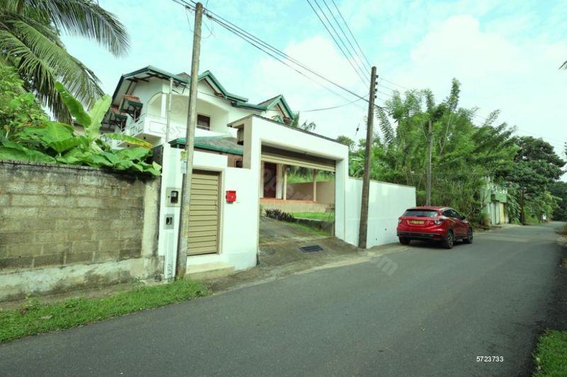 Kottawa House for sale/rent