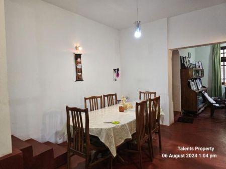 Dining room - House for Sale in Battaramulla | 2600Sqft - 11.5 Perches | LKR 70 Million | KO-693