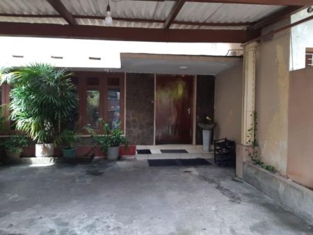 Pool - 12.5 Perches Land with House for Sale in Nawala Road - Rajagiriya | LKR 90 Million | KO-352