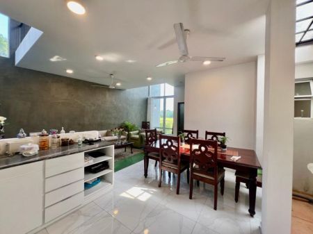 Dining room - (SE1006) 6 Bedroom house for sale in Battaramulla for Rs. 63 million (negotiable)